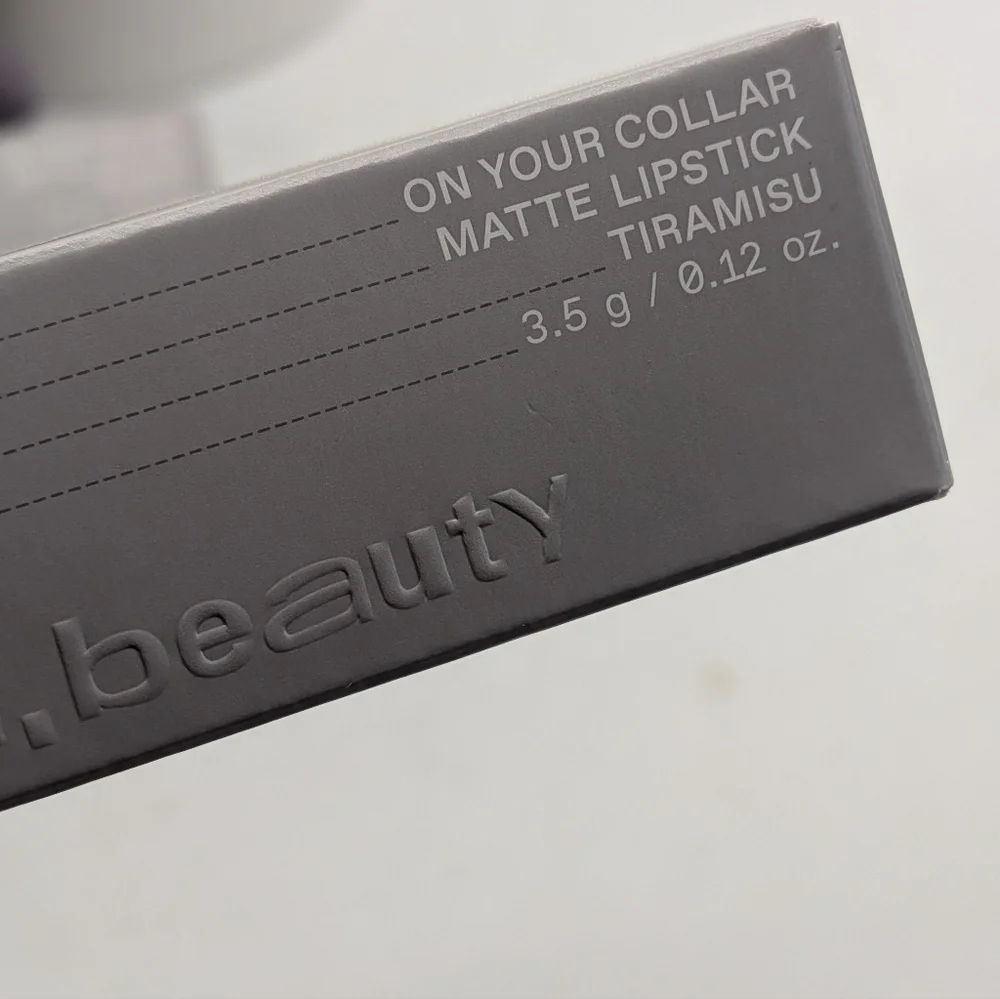 r.e.m. beauty On Your Collar Matte Lipstick‎ - TIRAMISU